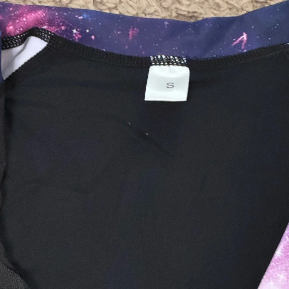 Black and Blue One Piece Long Sleeve Swimsuit Rash Guard NWOT - Picture 6 of 7